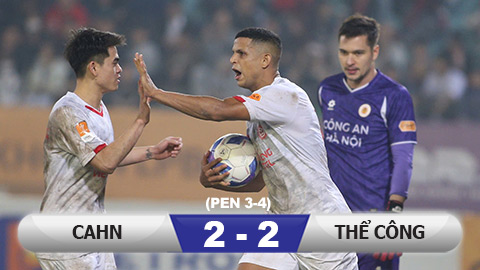 Simone Inzaghi celebrating with his Inter Milan players after beating Barcelona.