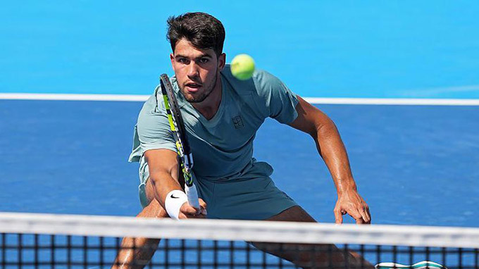 Carlos Alcaraz mải mê cày tiền, bỏ rơi tuyển Tây Ban Nha ở Davis Cup