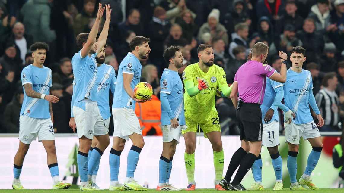 Ruben Dias bức xúc về bàn thắng quyết định của Newcastle