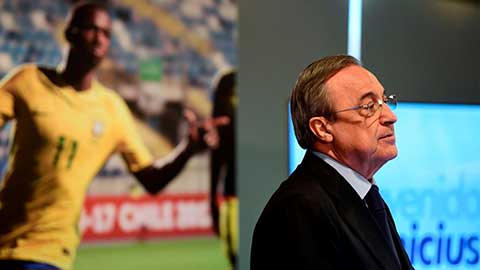 Simone Inzaghi celebrating with his Inter Milan players after beating Barcelona.