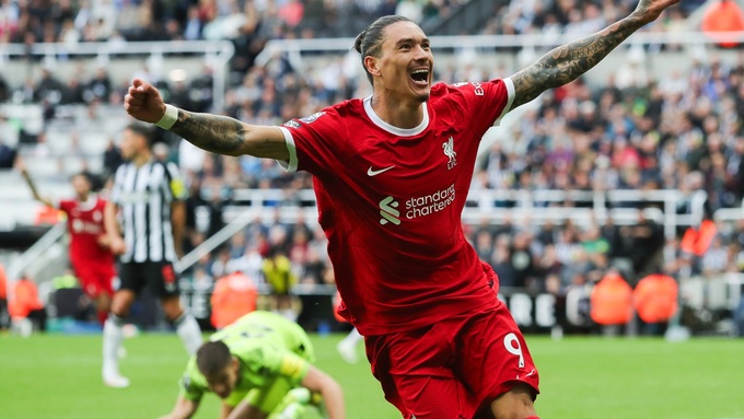 CĐV của Liverpool bỗng dưng thấy nhớ "chân gỗ" Darwin Nunez