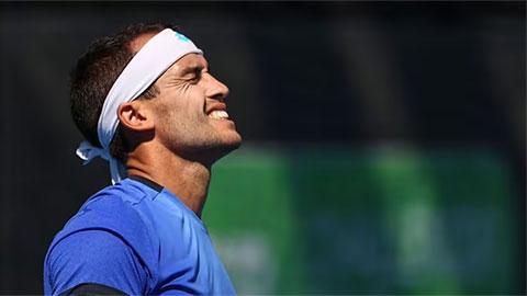 Tay vợt bị cấm thi đấu 6 năm - Nicolas Kicker đầu hàng khi sắp thua đối thủ