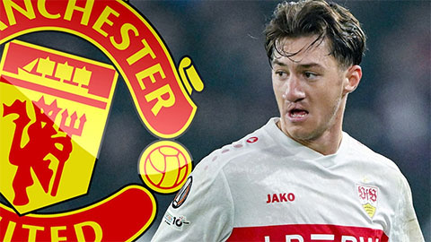 Simone Inzaghi celebrating with his Inter Milan players after beating Barcelona.