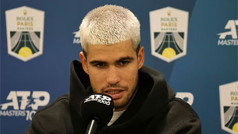 Simone Inzaghi celebrating with his Inter Milan players after beating Barcelona.