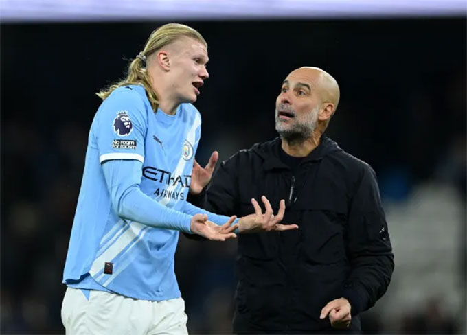Haaland có màn trao đổi căng thẳng với HLV Guardiola trên sân