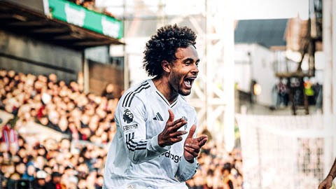 Zirkzee nói gì khi chấm dứt chuỗi 24 trận tịt ngòi?