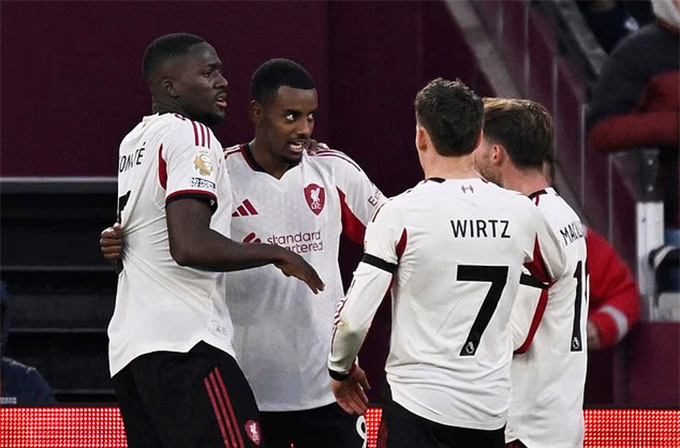 Liverpool cần nhiều hơn nữa những màn trình diễn thế này của Isak, Wirtz