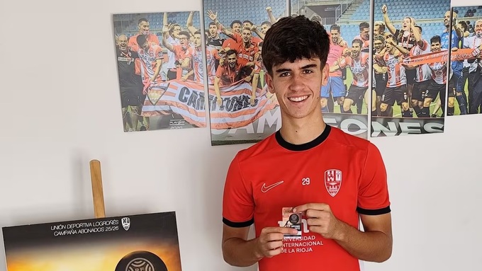 Logrones đã phát hiện ra Rezola ngay trước mũi các đội bóng lớn của xứ Basque như Bilbao, Sociedad hay Alaves.