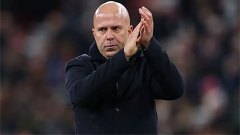 HLV Slot ca ngợi đối thủ sau trận hòa của Liverpool