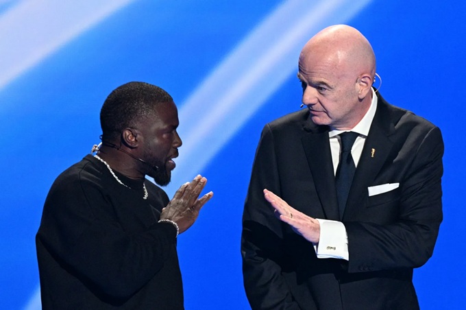 Infantino buộc phải "hãm" Hart lại