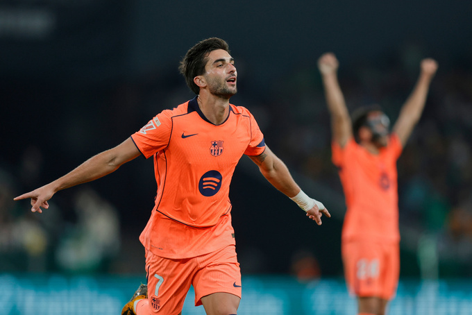 Barca xứng đáng là "vua ngược dòng"