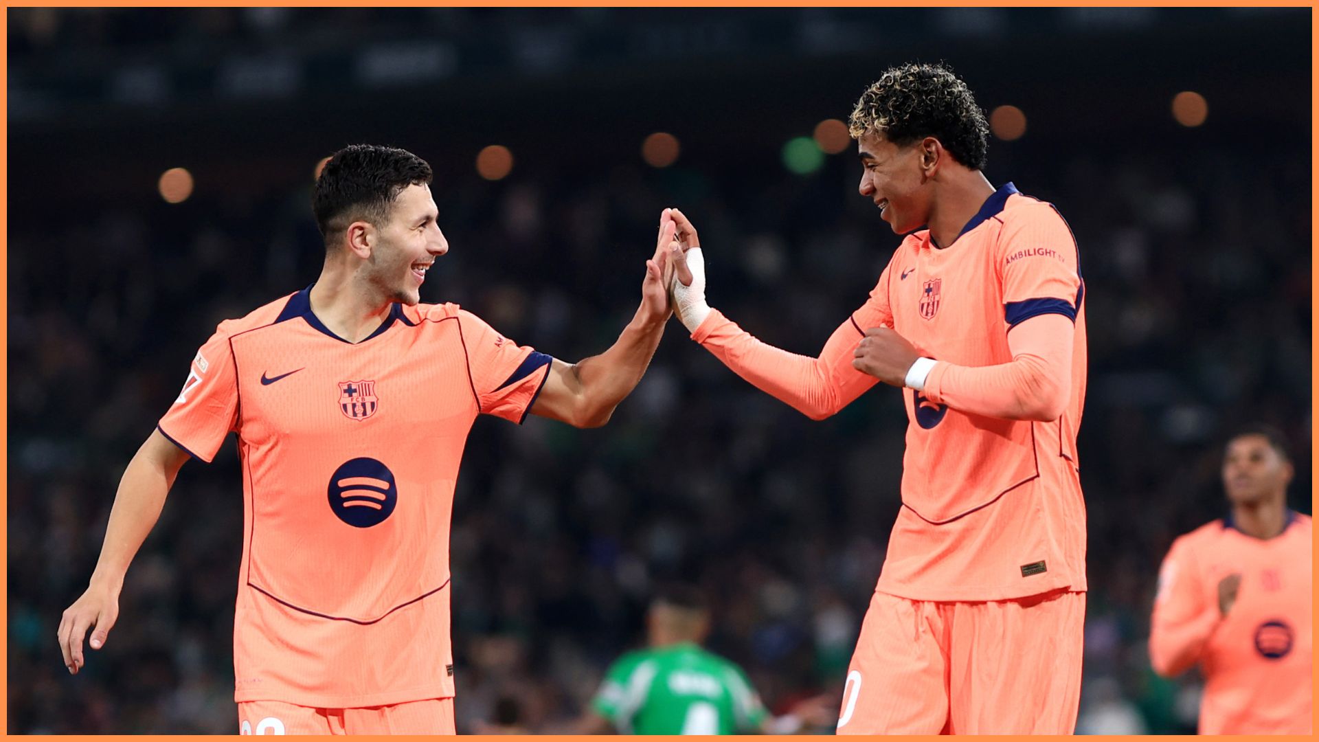 Roony gây ấn tượng mạnh với bàn thắng nâng tỷ số lên 3-1