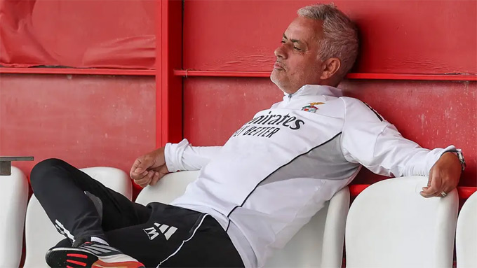 Mourinho tập trung vào công việc tại Benfica