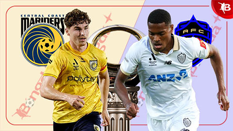 Simone Inzaghi celebrating with his Inter Milan players after beating Barcelona.