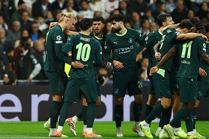 Man City chỉ cần 8 phút để ngược dòng thành công
