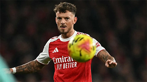 Simone Inzaghi celebrating with his Inter Milan players after beating Barcelona.
