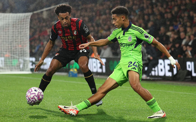 Adams luôn làm những công việc âm thầm