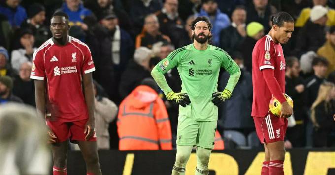 Liverpool có vẻ phòng ngự kém hơn khi có Salah trên sân