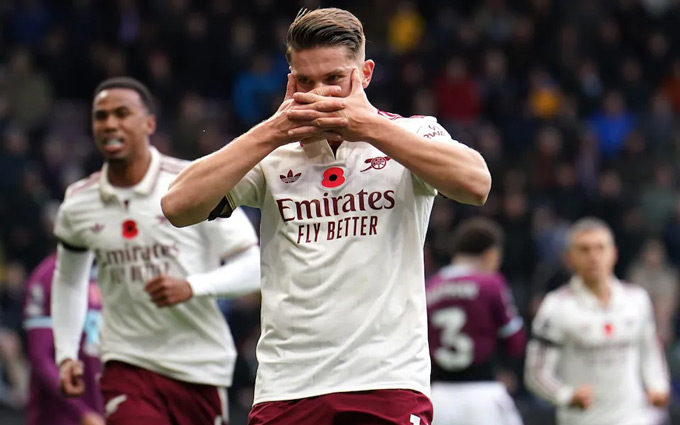 Lâu rồi fan Arsenal chưa được chứng kiến màn ăn mừng của Gyokeres