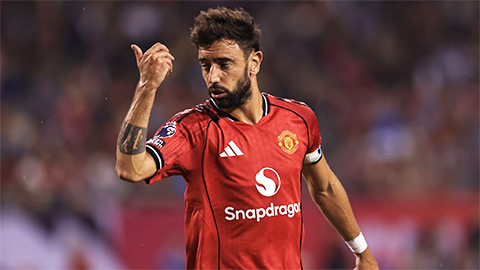 Simone Inzaghi celebrating with his Inter Milan players after beating Barcelona.