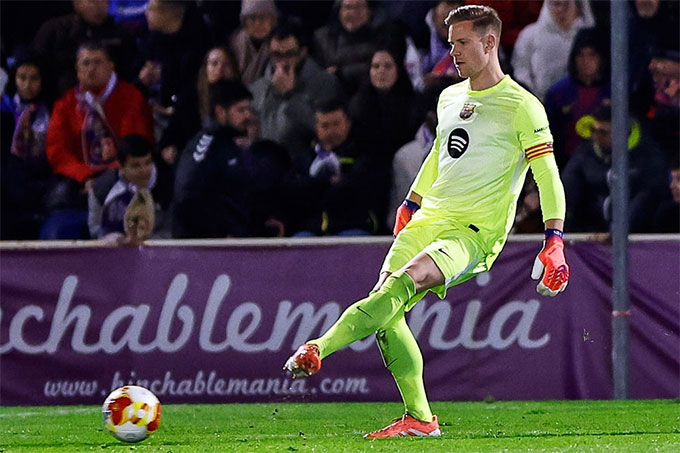 Thủ môn Ter Stegen nhiều khả năng cũng sắp bị Barca thanh lý