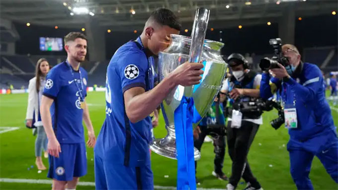 Thiago Silva từng có thời gian khoác áo Chelsea