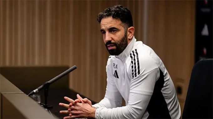 HLV Amorim chỉ trích thói lộng quyền của cầu thủ MU