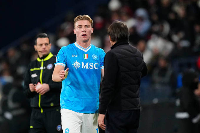 Hojlund đang chơi hay ở Napoli