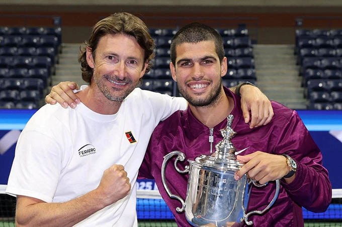 Alcaraz chia tay HLV Ferrero