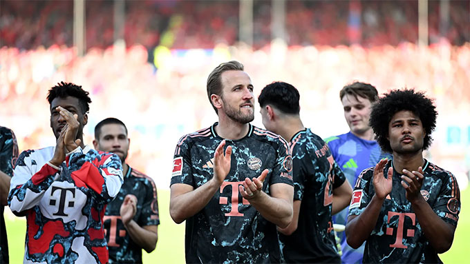 Bayern tỏ ra quá mạnh ở Bundesliga