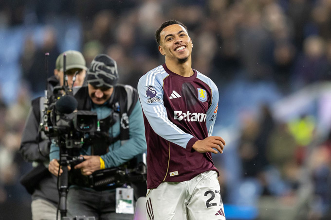 Morgan Rogers giờ là siêu sao của Premier League