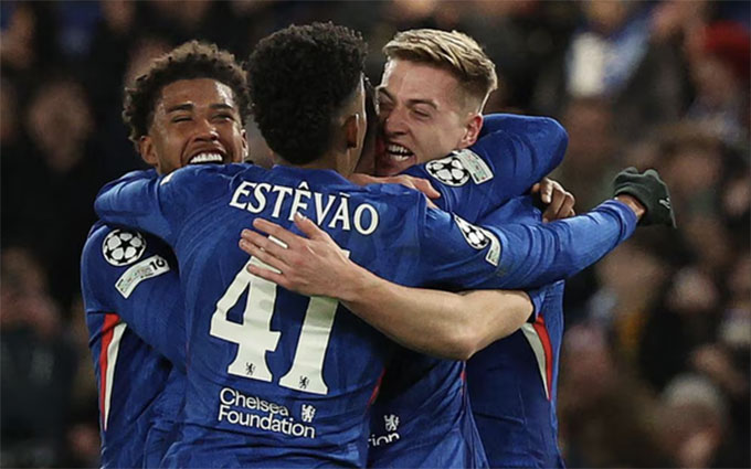 Chelsea hiện xếp thứ 4 trên BXH Premier League