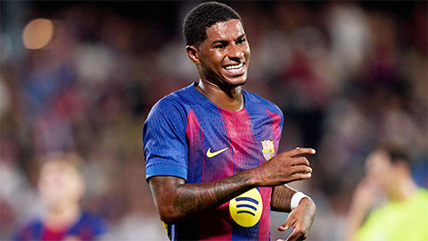 Simone Inzaghi celebrating with his Inter Milan players after beating Barcelona.