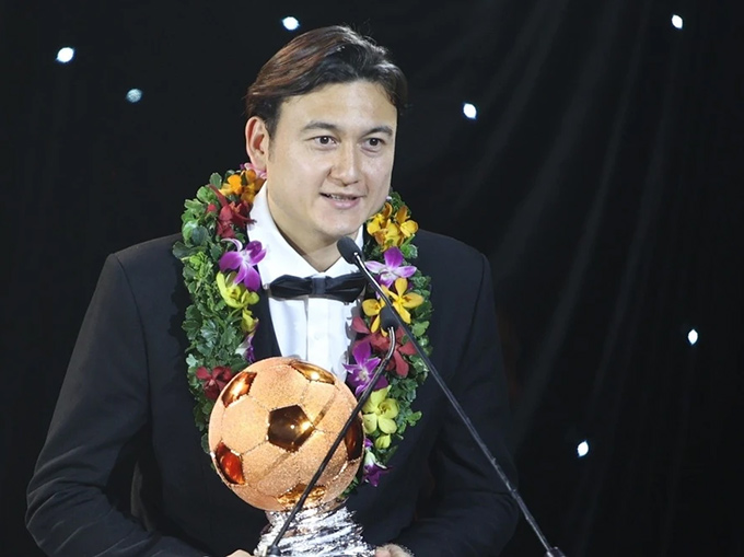 Văn Lâm là cầu thủ Việt kiều đầu tiên và duy nhất cho đến hiện tại lọt top 3 Quả bóng Vàng Việt Nam 