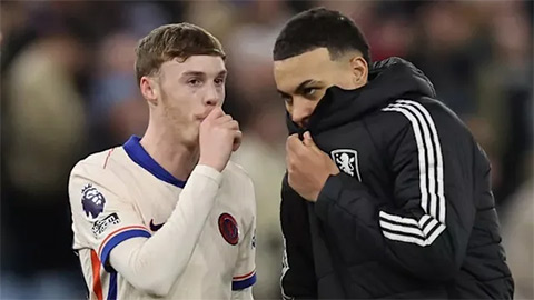 Simone Inzaghi celebrating with his Inter Milan players after beating Barcelona.