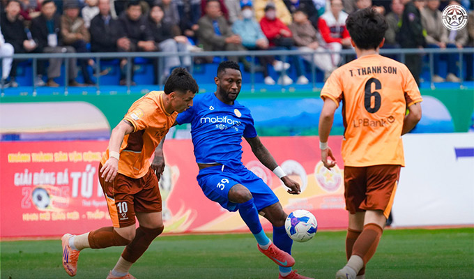 Dù thua PVF-CAND ở lượt trận cuối nhưng HAGL vẫn bất ngờ lên ngôi vô địch ở giải tứ hùng Thái Nguyên - Ảnh: PVF-CAND