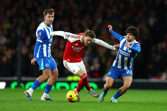 Odegaard đang nỗ lực tìm lại phong độ vốn có