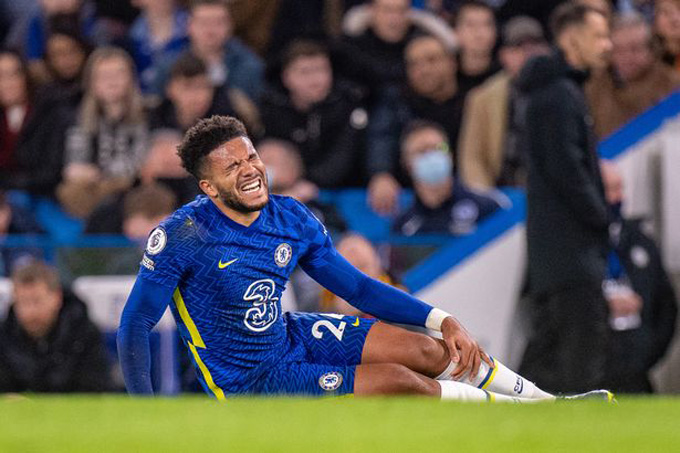 James từng bị hành hạ liên tục bởi chấn thương