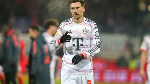 Simone Inzaghi celebrating with his Inter Milan players after beating Barcelona.