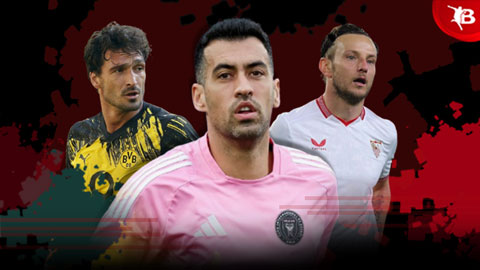 Simone Inzaghi celebrating with his Inter Milan players after beating Barcelona.