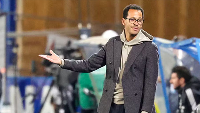 Trọng dụng cầu thủ trẻ của Liam Rosenior là điểm cộng lớn nhất để ngồi vào ghế nóng của Chelsea