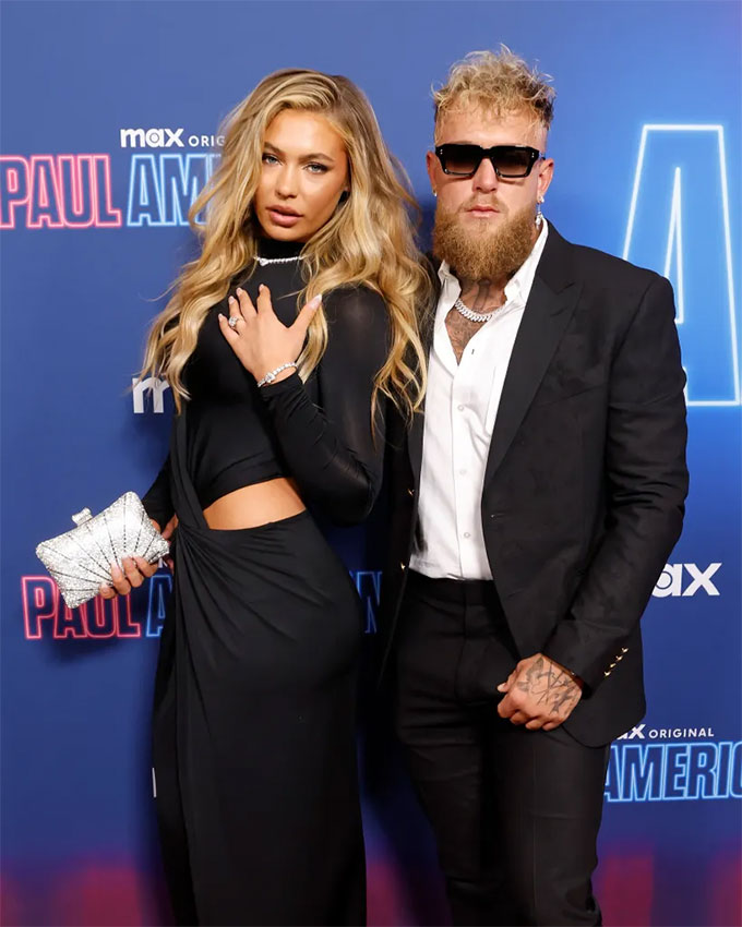 Leerdam đã đính hôn với võ sỹ Jake Paul