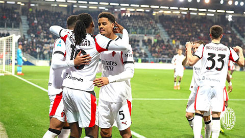  AC Milan tạm chiếm ngôi đầu Serie A