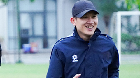 Simone Inzaghi celebrating with his Inter Milan players after beating Barcelona.