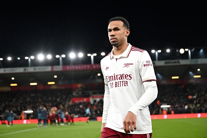 Gabriel Malgahaes vừa là tội đồ vừa là người hùng ở trận thắng Bournemouth