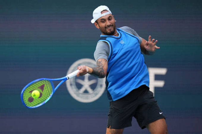  Nick Kyrgios tiếp tục gây ồn ào