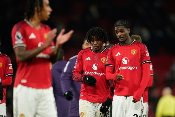 MU vừa hòa thất vọng trên sân Leeds