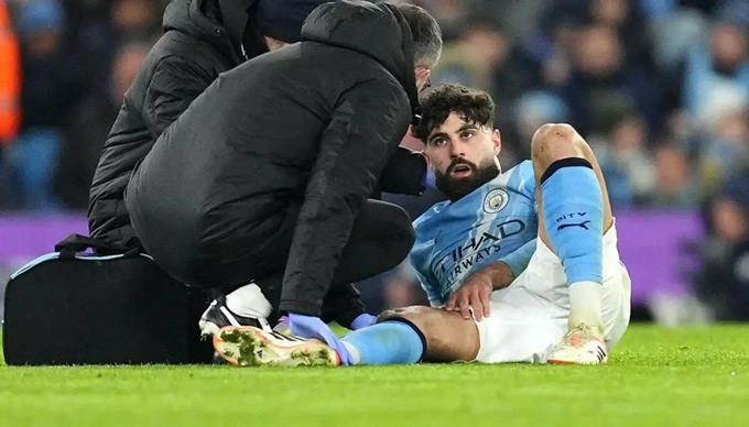 Man City lại điêu đứng vì chấn thương