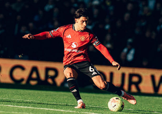 Martinez là điểm sáng trong trận hòa 1-1 của MU trước Leeds