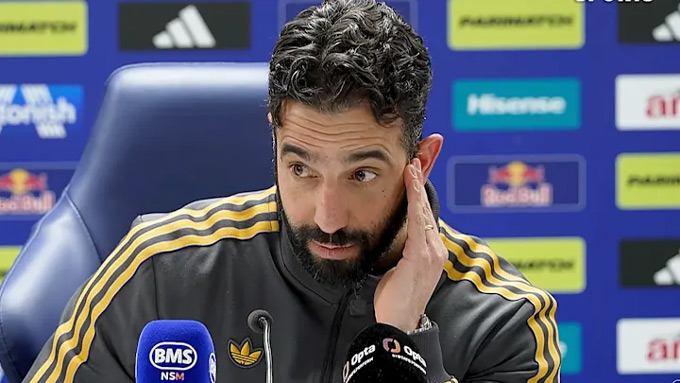 Amorim nhận thiệt đơn thiệt kép khi rời MU